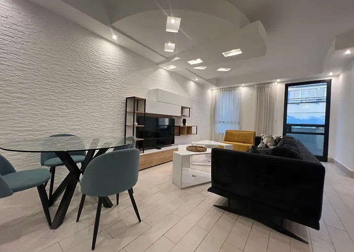 2Bedroom Suite With Balcony And Shelter1