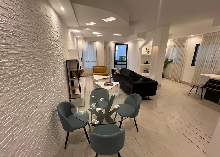 2Bedroom Suite With Balcony And Shelter1